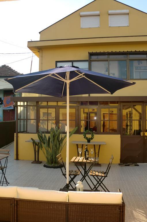 The Yellow House 3 Porto Luaran gambar